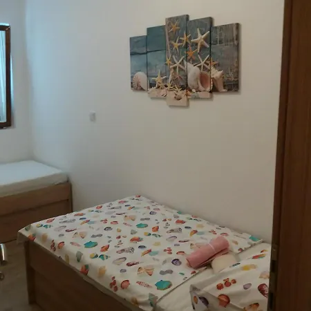 Nal Biskup Апартаменты Putnikovic